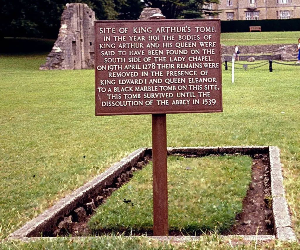 site of king arthur's grave